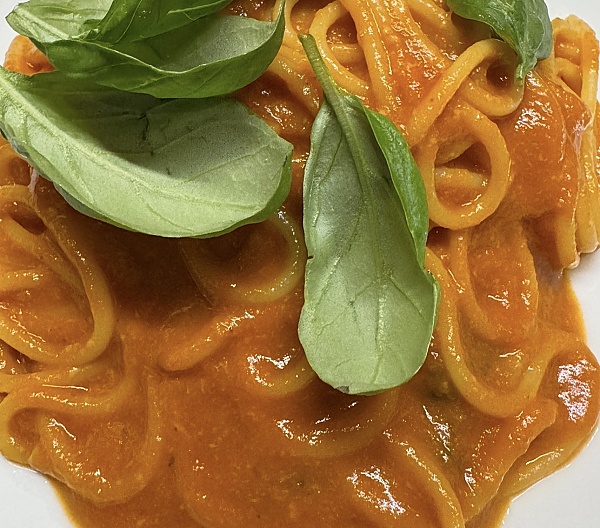 Spaghetti pomodoro e basilico
