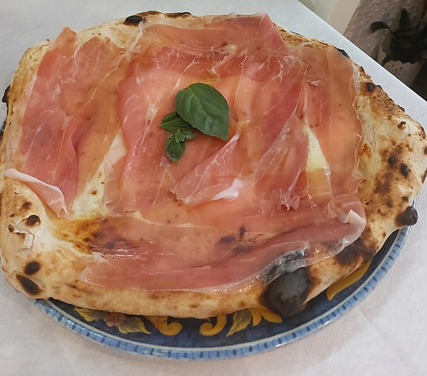 Stracchino e crudo