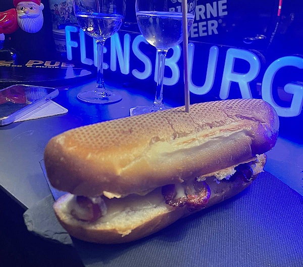 HOT DOG