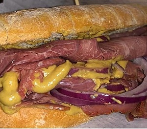 panino pastrami di manzo o tacchino (se disponibile)